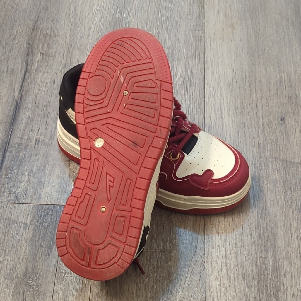 Red and White Heart Sneakers - Picture 5 of 7